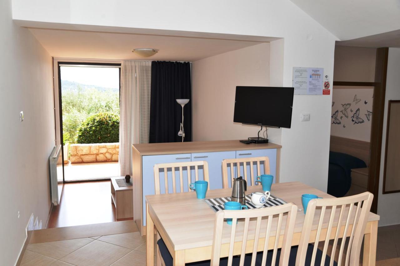 Apartments Palma & Pino Cres Zewnętrze zdjęcie