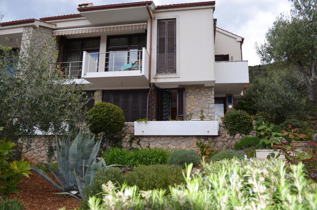 Apartments Palma & Pino Cres Zewnętrze zdjęcie