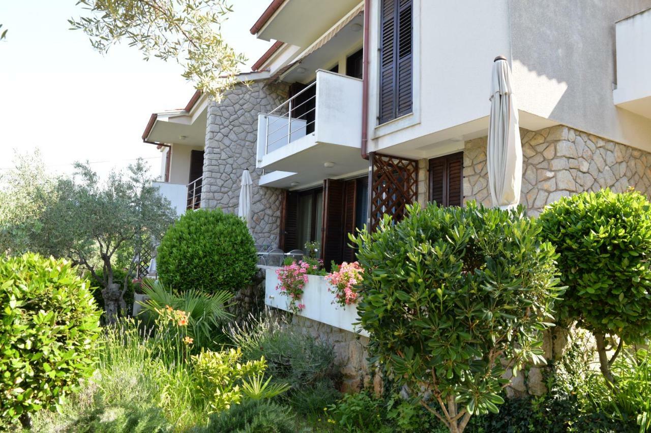 Apartments Palma & Pino Cres Zewnętrze zdjęcie